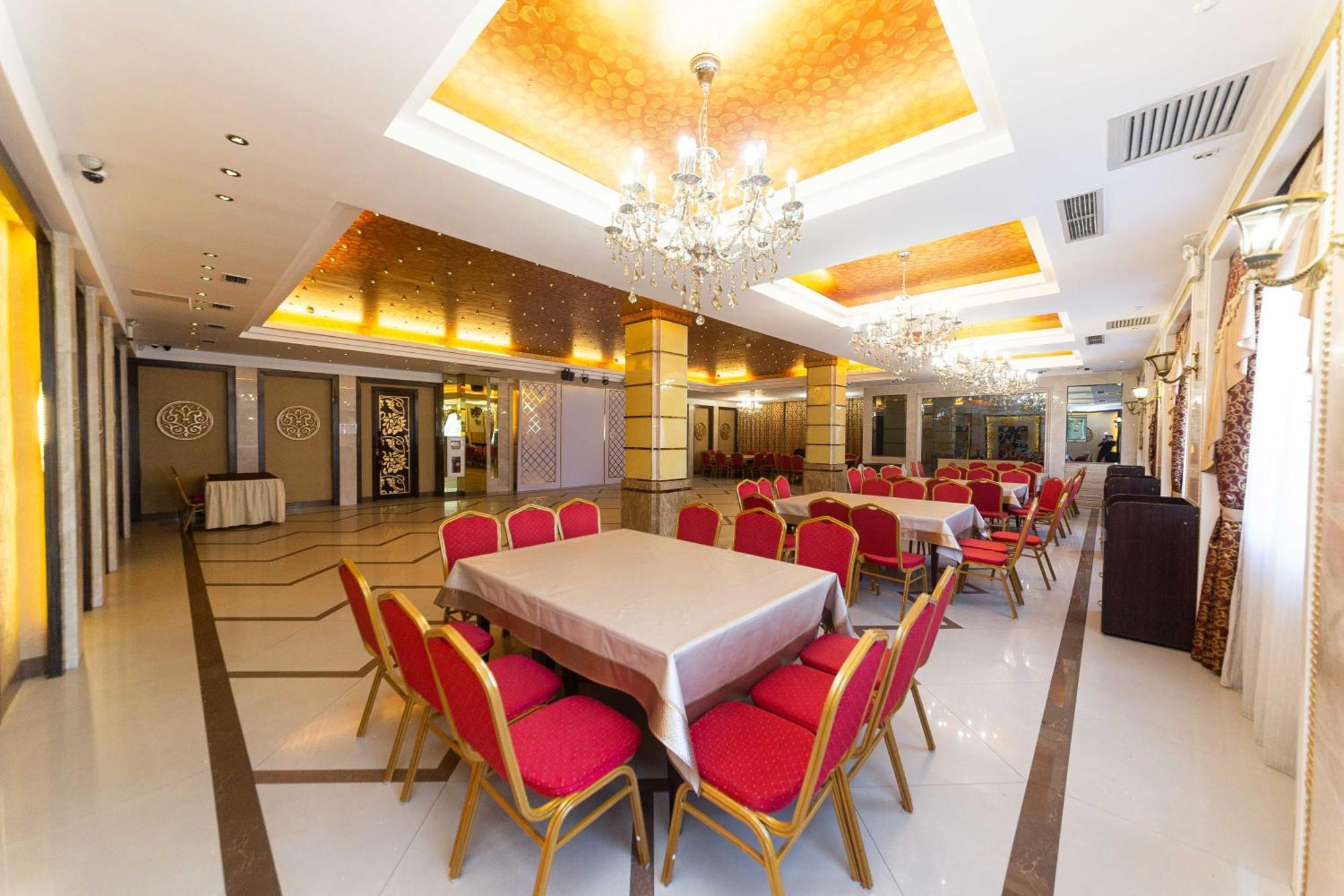 O Azamat Hotel Astana Ngoại thất bức ảnh