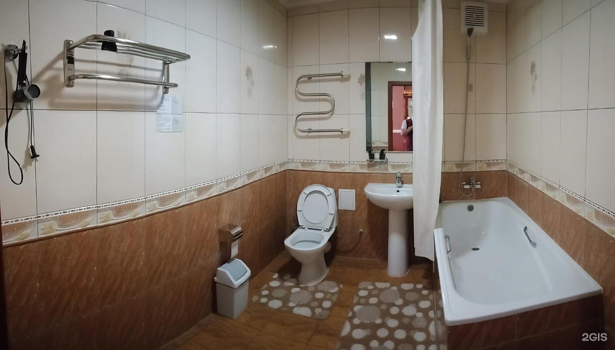 O Azamat Hotel Astana Ngoại thất bức ảnh