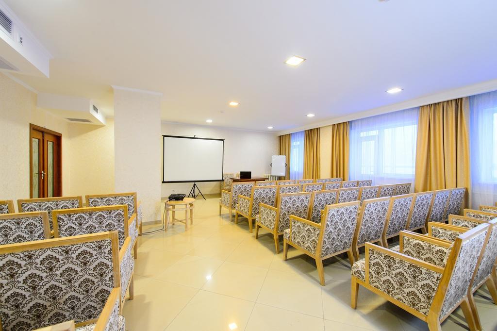 O Azamat Hotel Astana Ngoại thất bức ảnh
