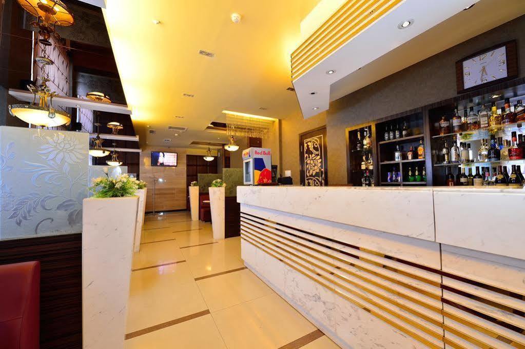O Azamat Hotel Astana Ngoại thất bức ảnh
