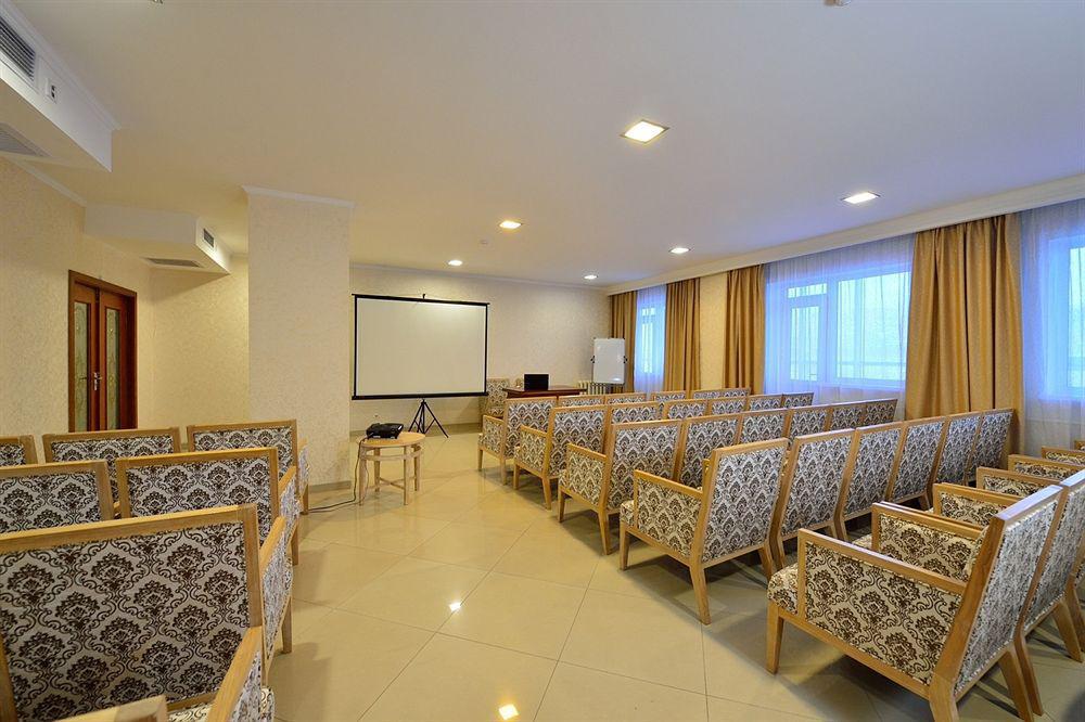 O Azamat Hotel Astana Ngoại thất bức ảnh